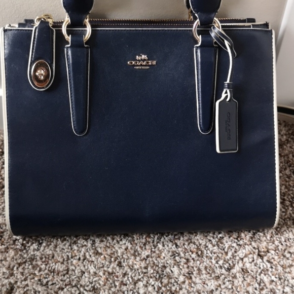 Calfskin structured leather Coach Purse - Picture 2 of 2